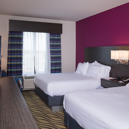 Holiday Inn Express Hutchison By Ihg Hutchinson Extérieur photo