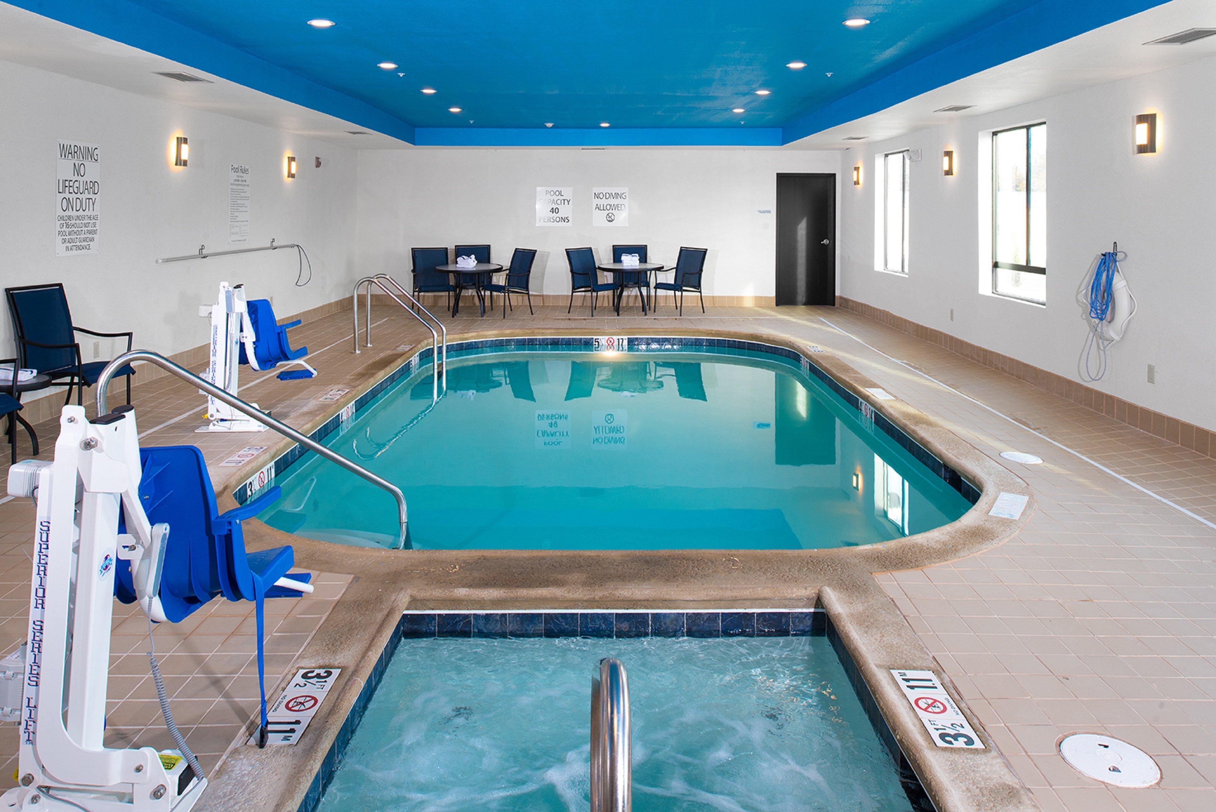 Holiday Inn Express Hutchison By Ihg Hutchinson Extérieur photo