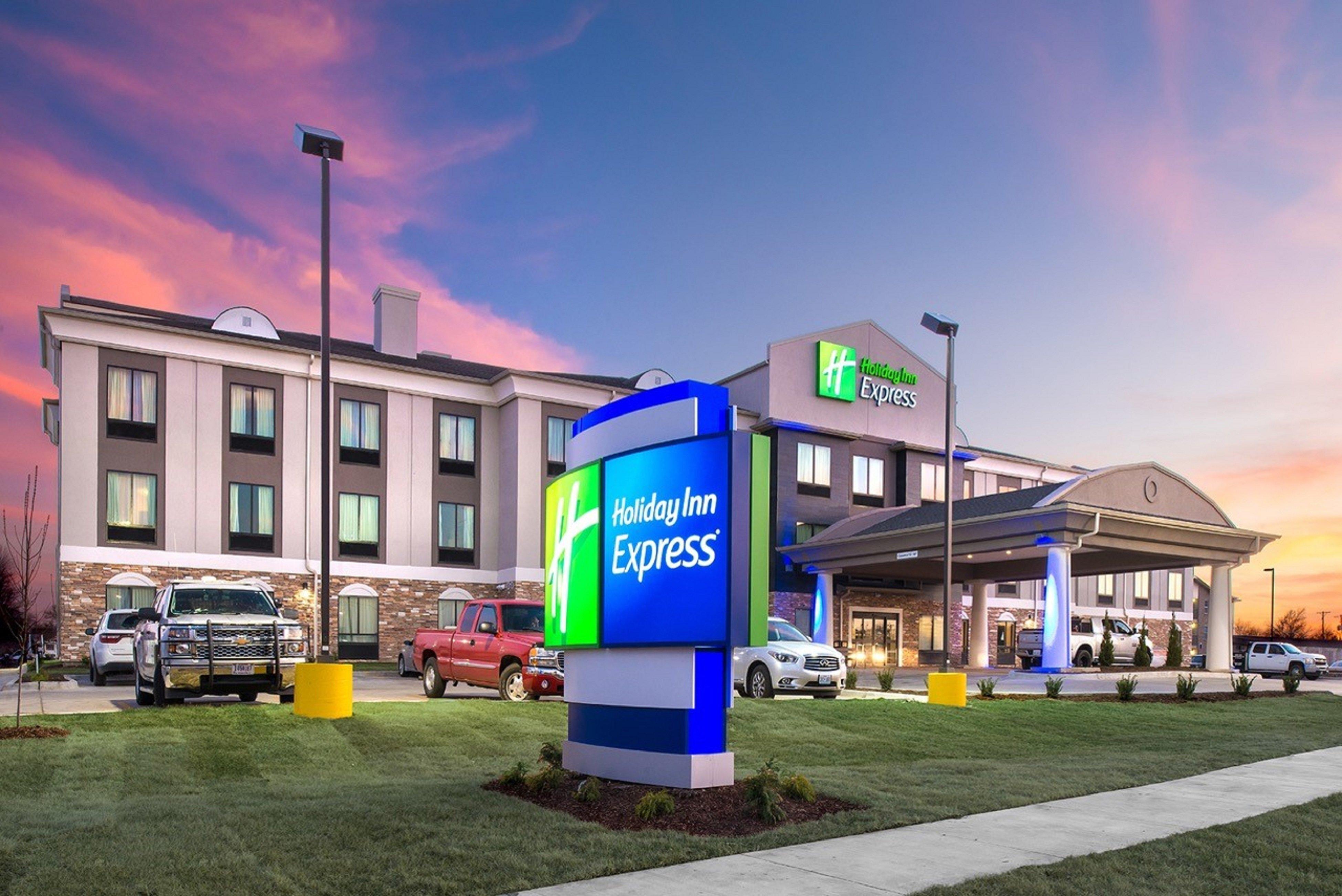 Holiday Inn Express Hutchison By Ihg Hutchinson Extérieur photo
