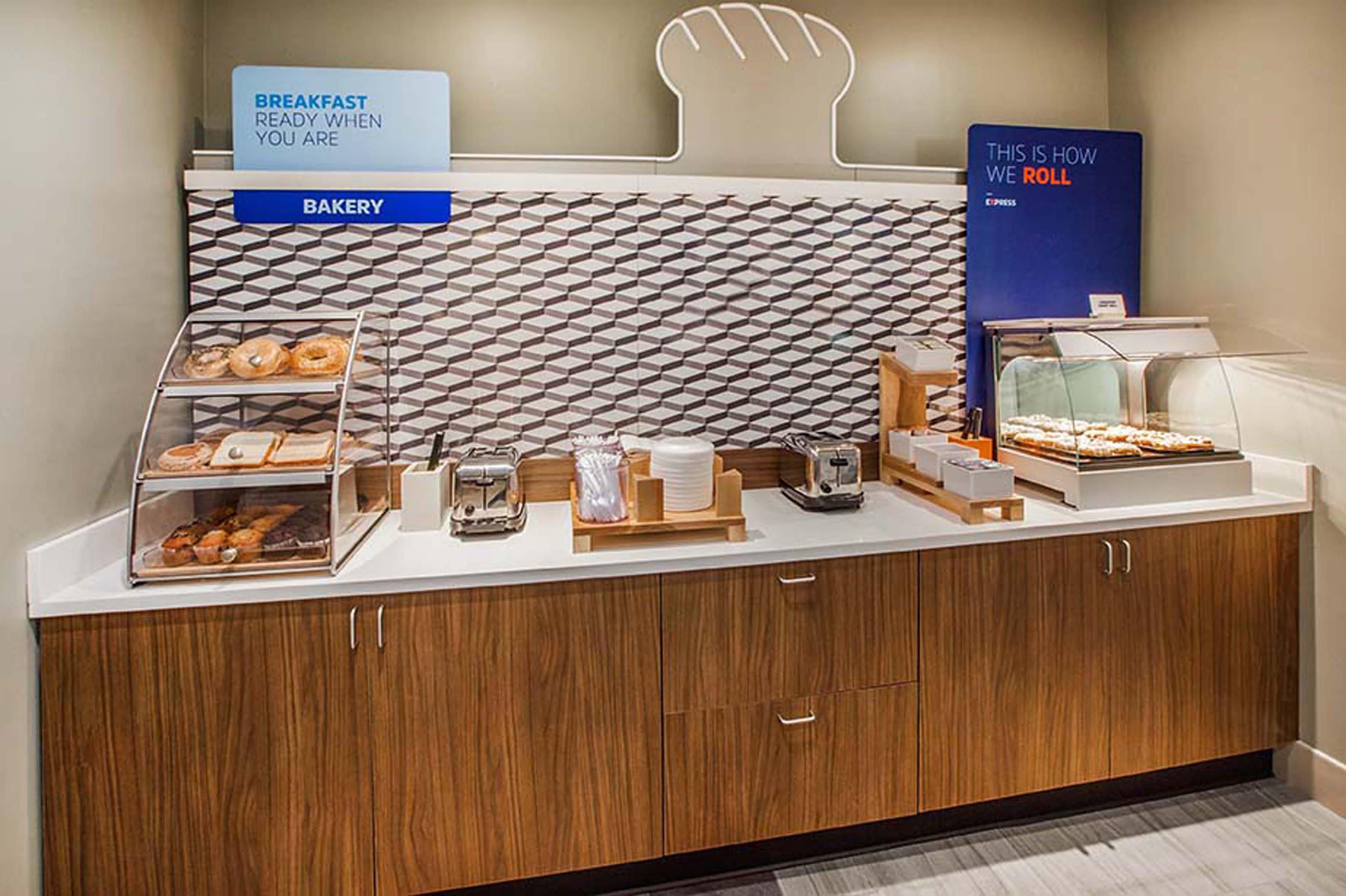 Holiday Inn Express Hutchison By Ihg Hutchinson Extérieur photo